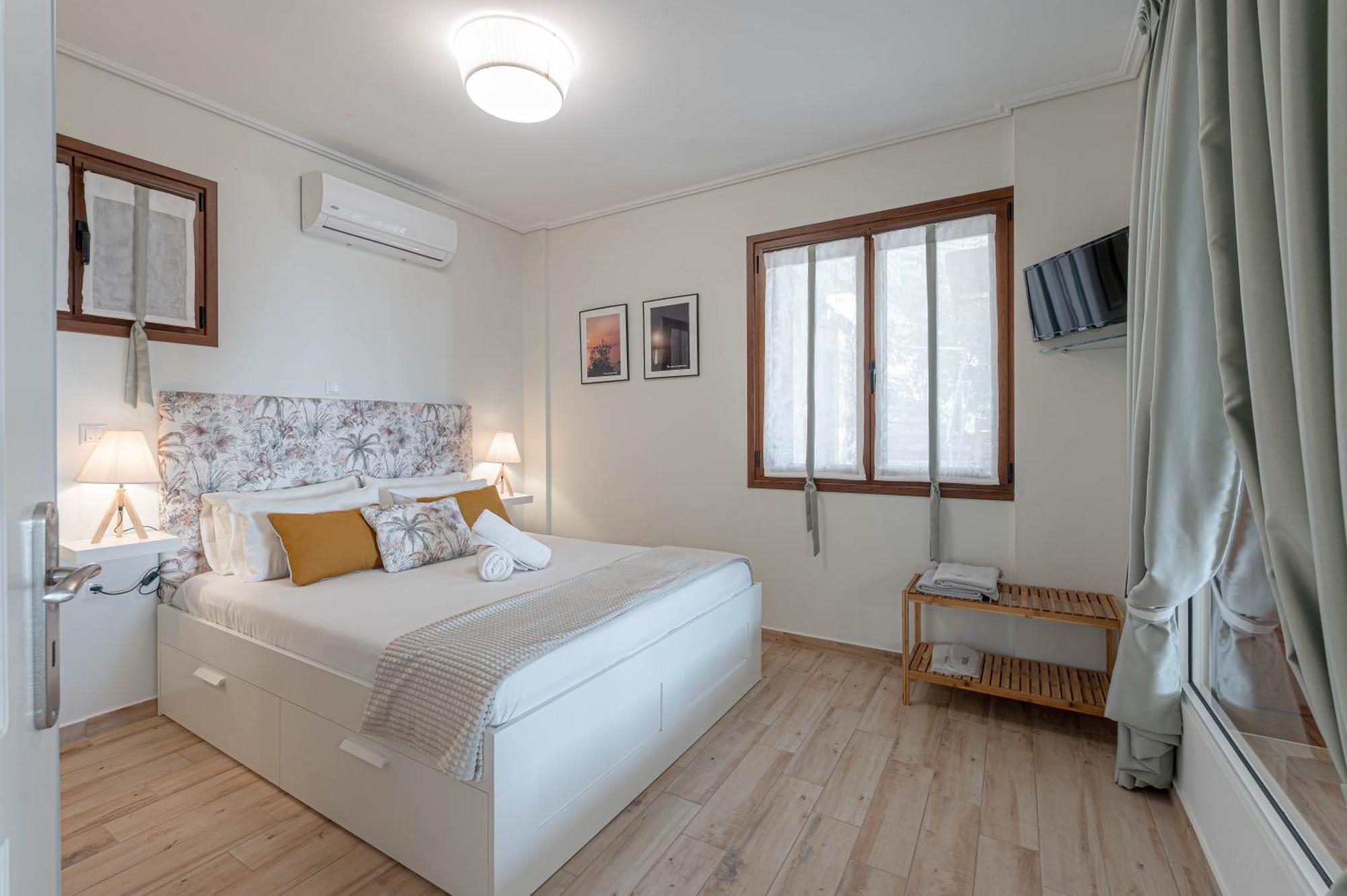 Paralio Astros Beachfront Suite Xiropigado Exterior foto