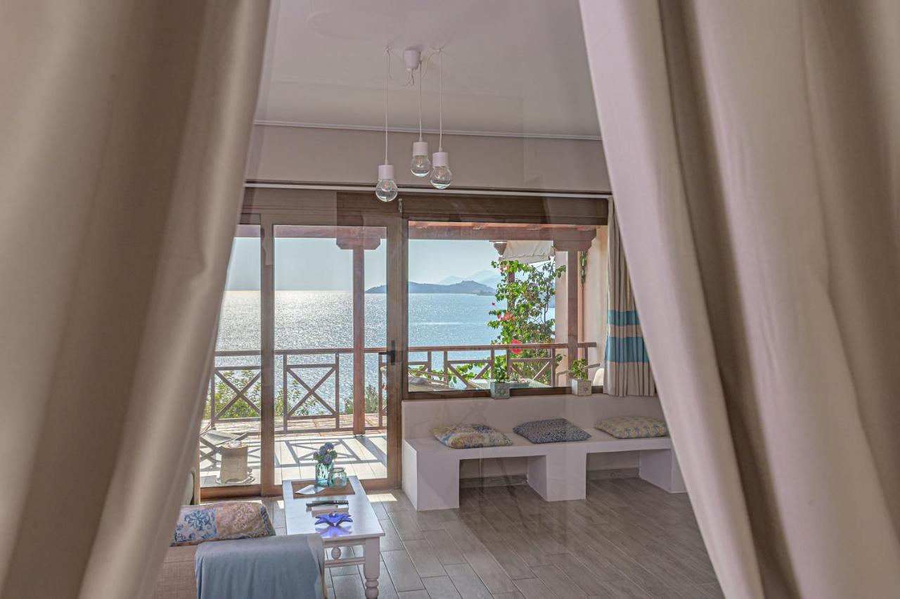 Paralio Astros Beachfront Suite Xiropigado Exterior foto