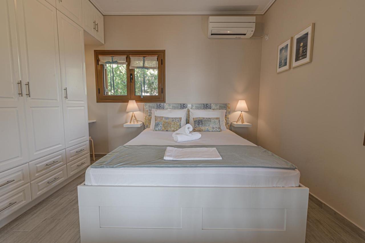 Paralio Astros Beachfront Suite Xiropigado Exterior foto